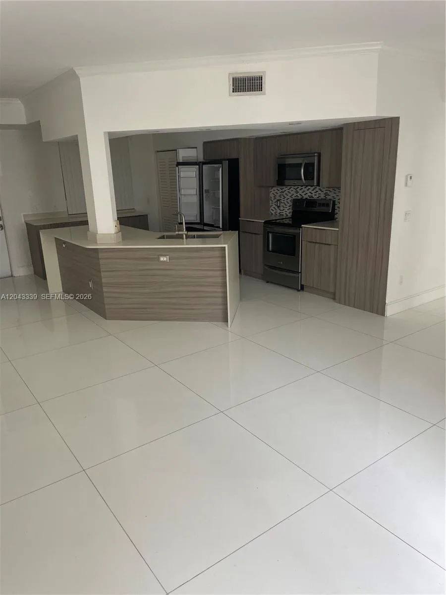 3155 NE 184th St # 8105, Aventura, FL 33160