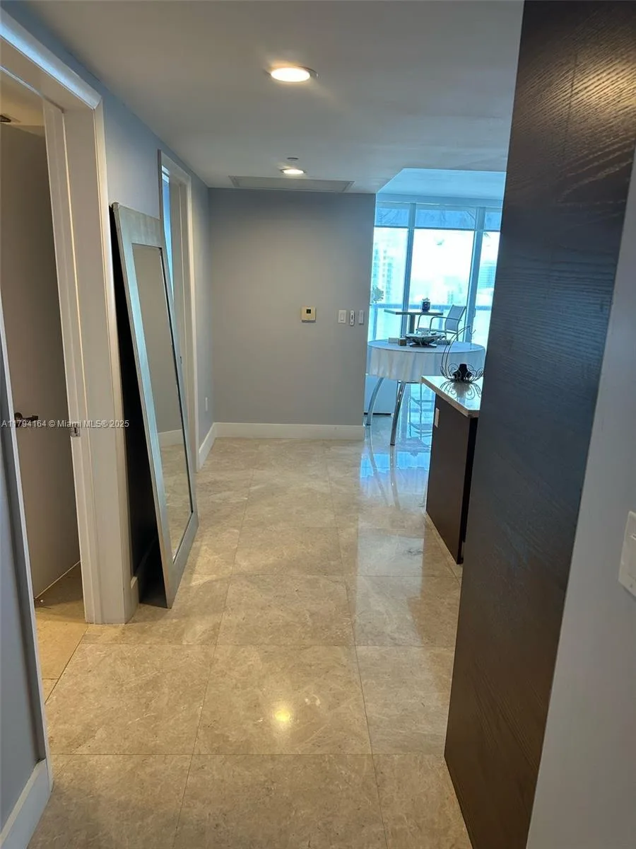 495 Brickell Ave # 5211, Miami, FL 33131