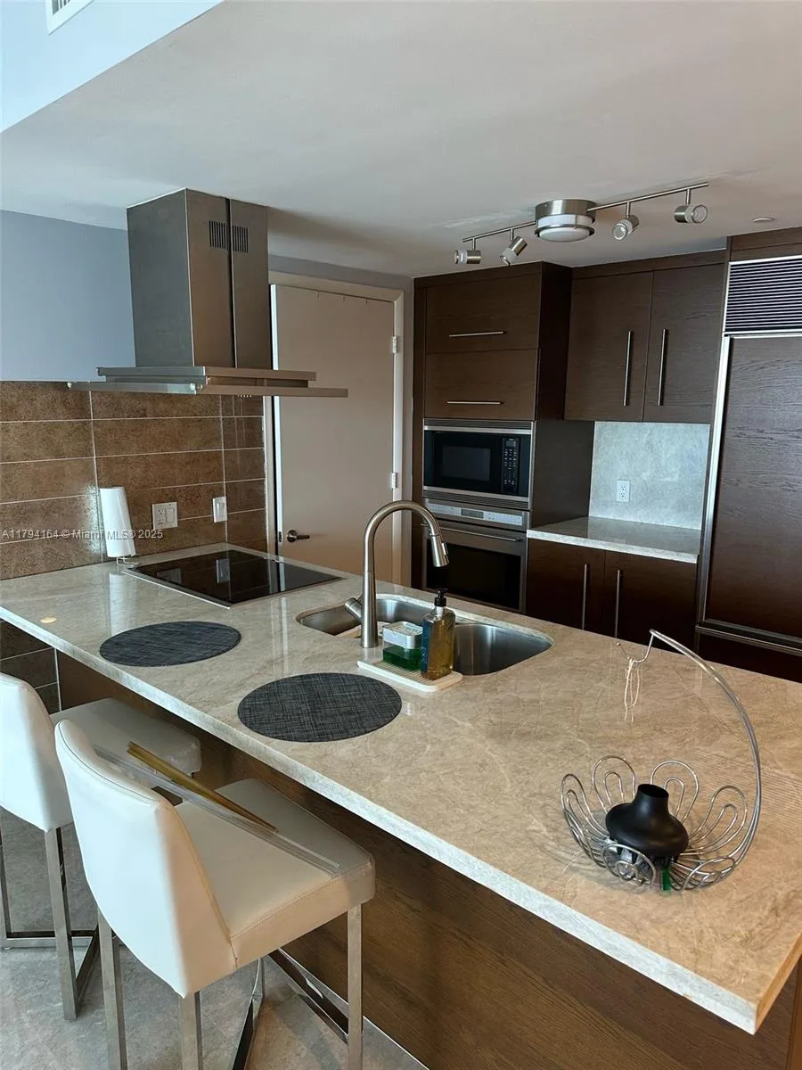 495 Brickell Ave # 5211, Miami, FL 33131 photo 2
