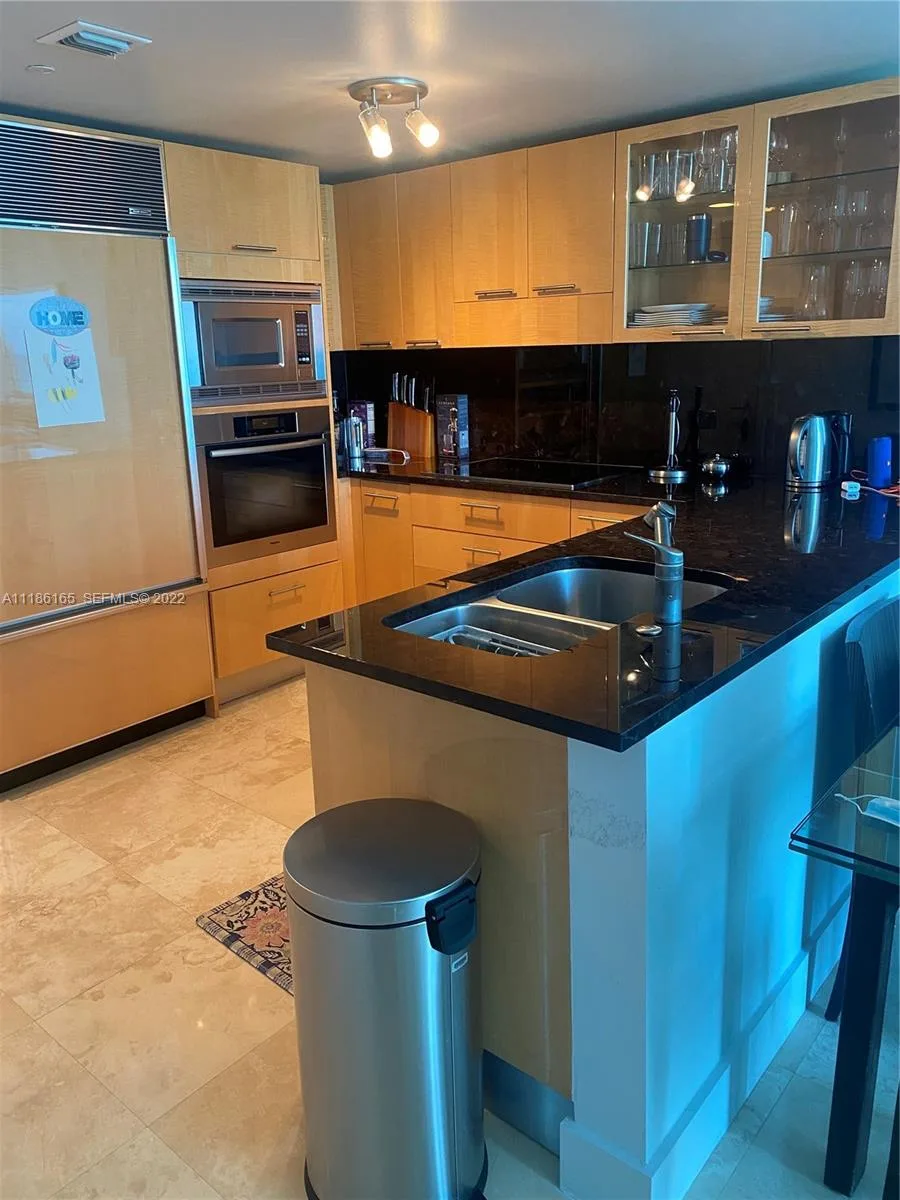 6801 Collins Ave # 1102 (door 1111), Miami Beach, FL 33141 photo 3