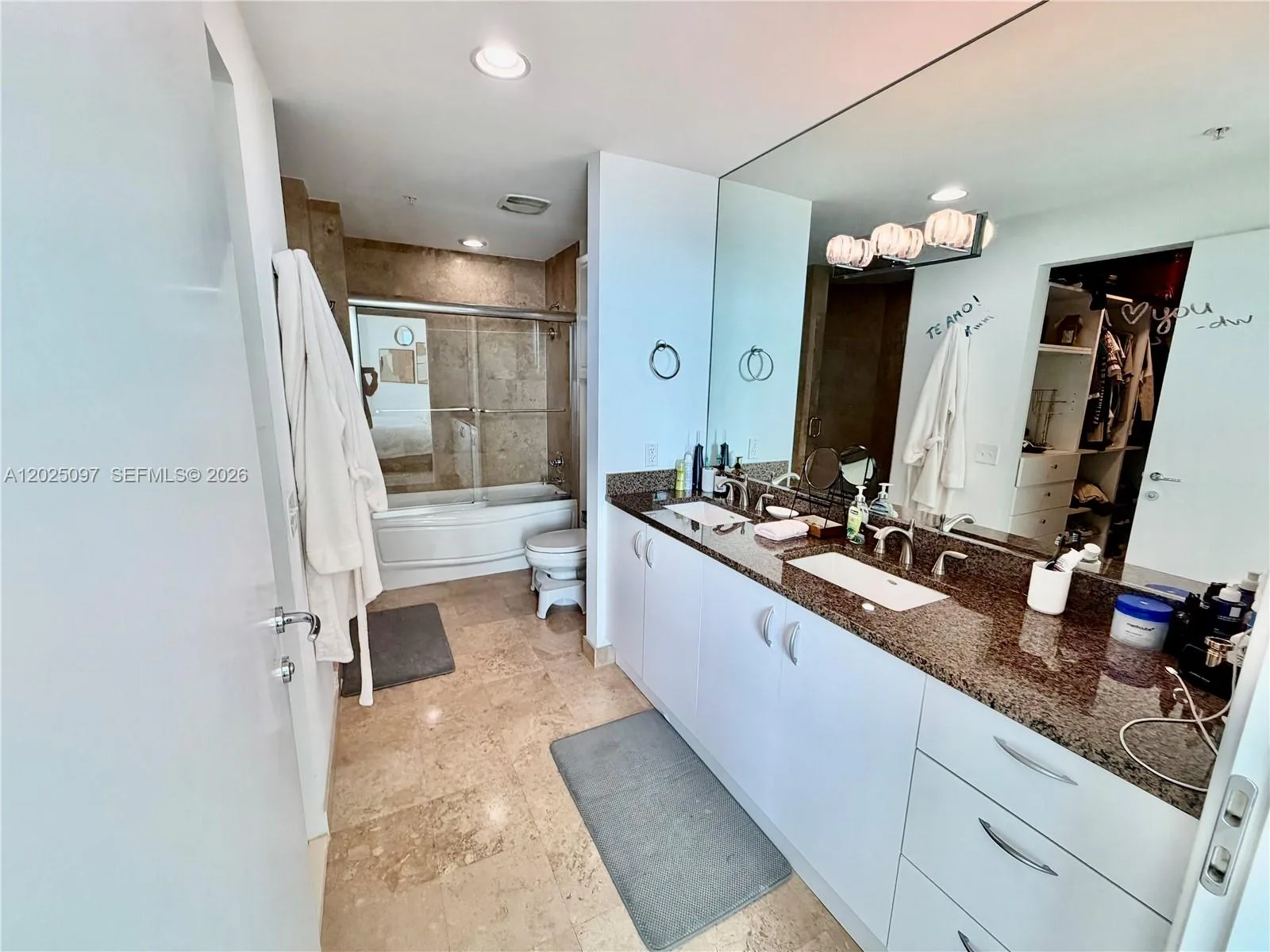 300 S Biscayne Blvd # 1810, Miami, FL 33131 photo 13