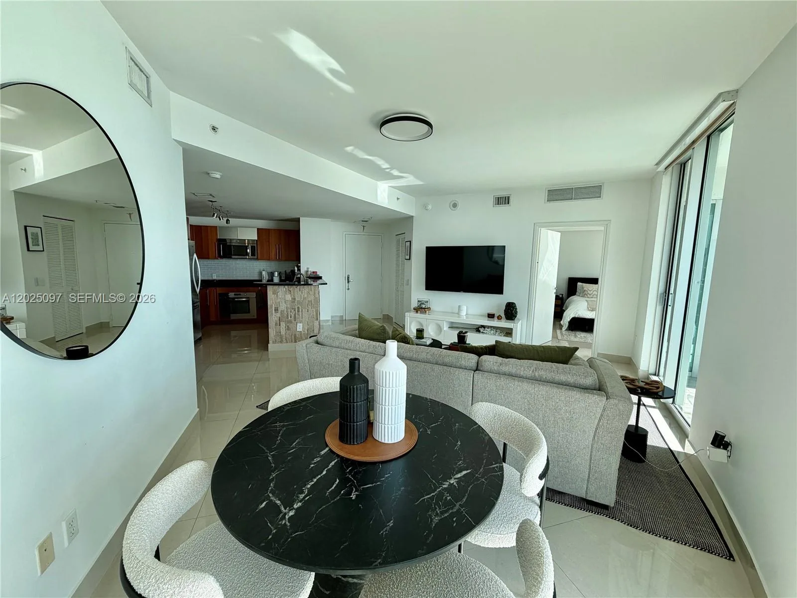300 S Biscayne Blvd # 1810, Miami, FL 33131 photo 3