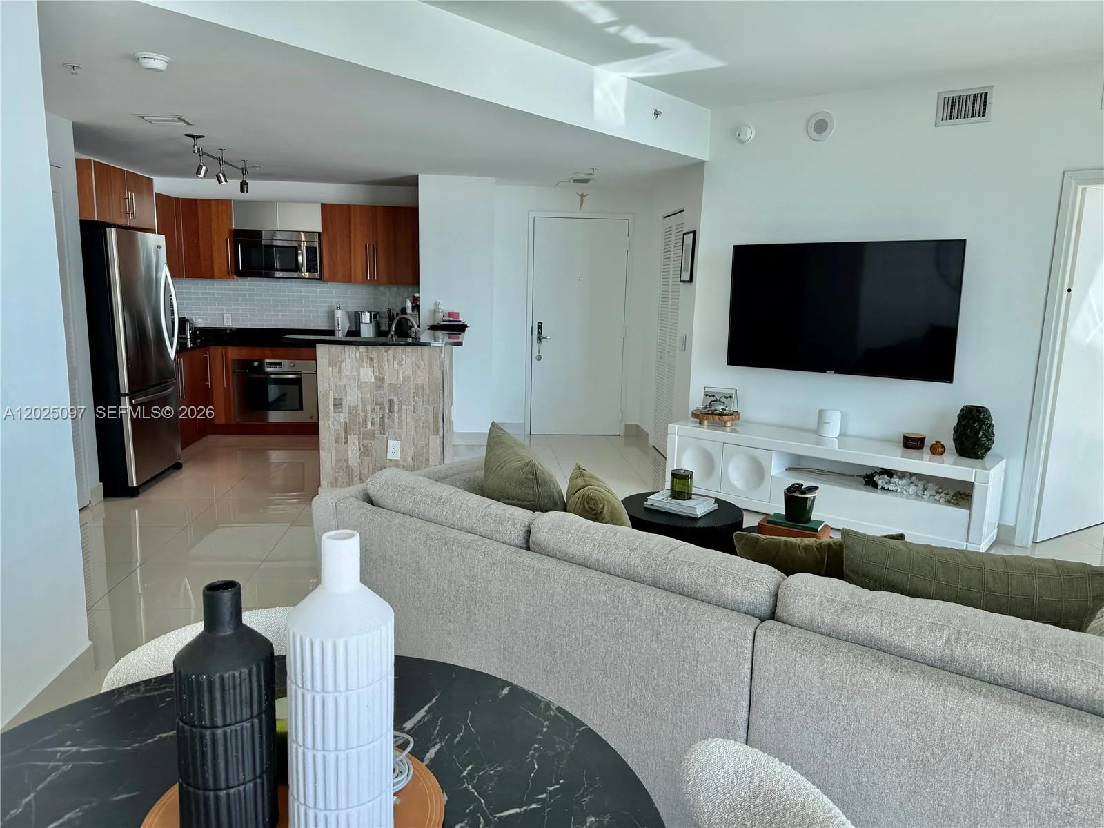 300 S Biscayne Blvd # 1810, Miami, FL 33131 photo 5