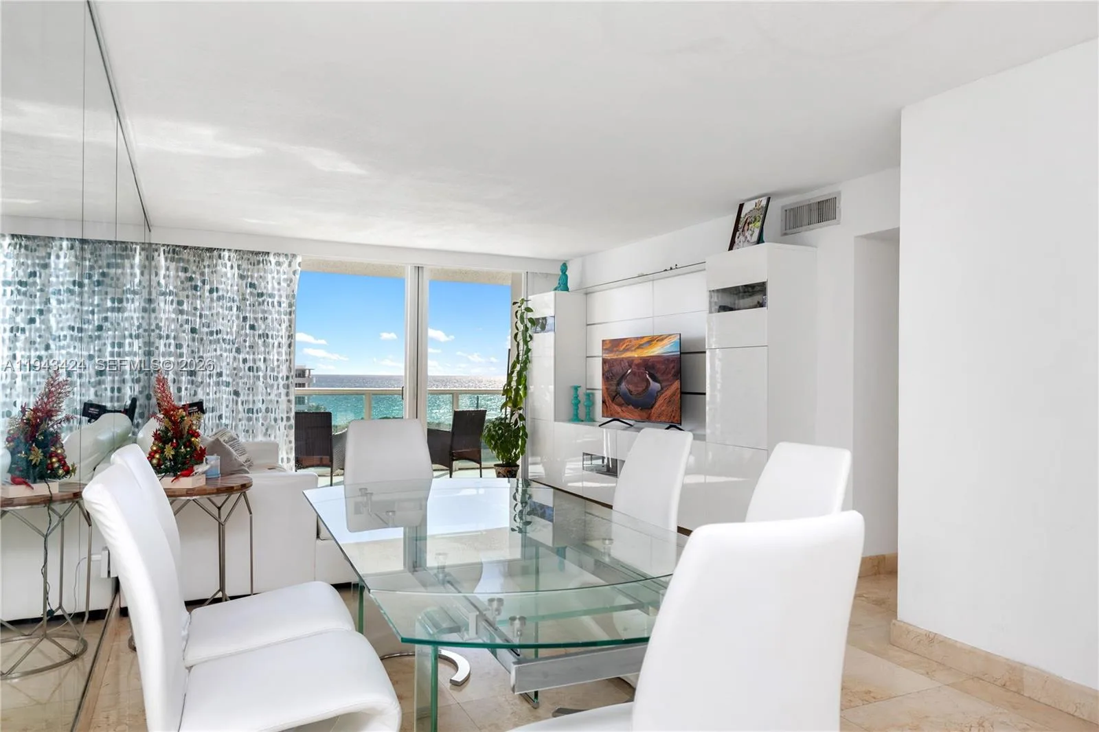 100 Bayview Dr # 907, Sunny Isles Beach, FL 33160