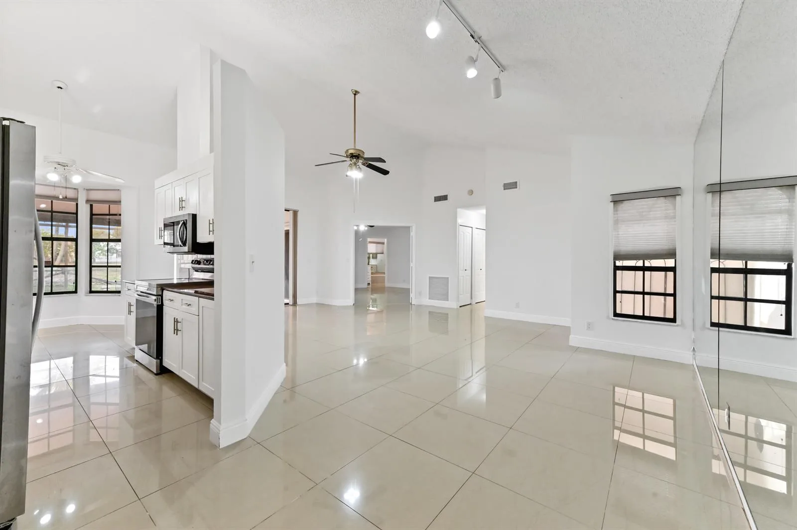 5421 Helene Circle, Boynton Beach, FL 33472 photo 7