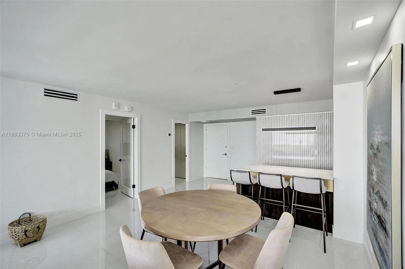 6039 Collins Ave # 1736, Miami Beach, FL 33140 photo 10