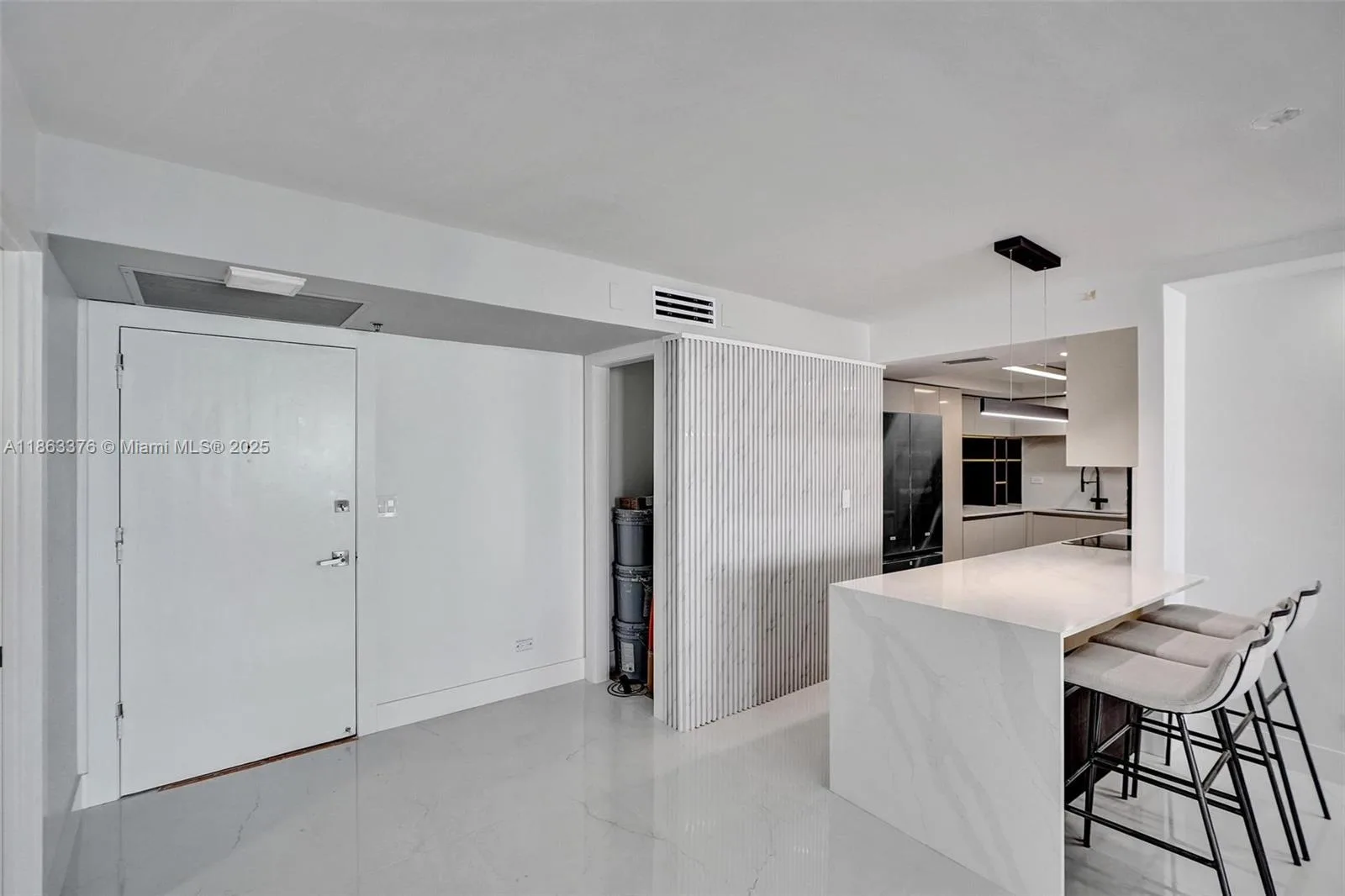 6039 Collins Ave # 1736, Miami Beach, FL 33140 photo 11