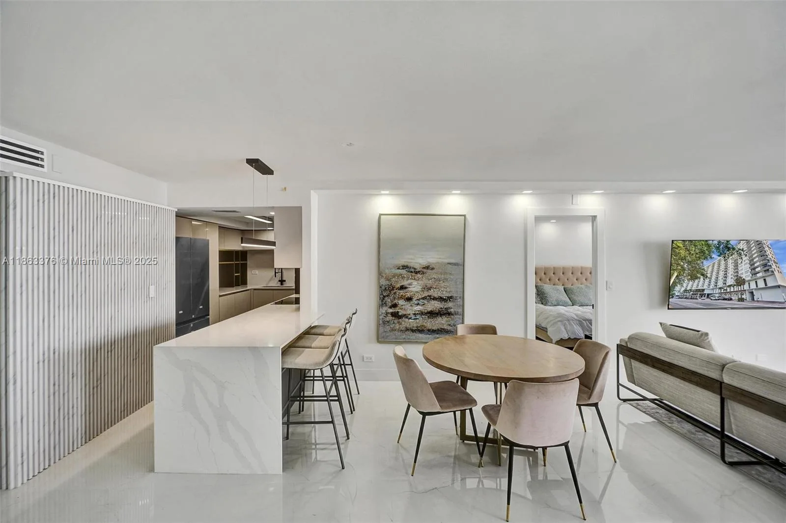 6039 Collins Ave # 1736, Miami Beach, FL 33140 photo 9