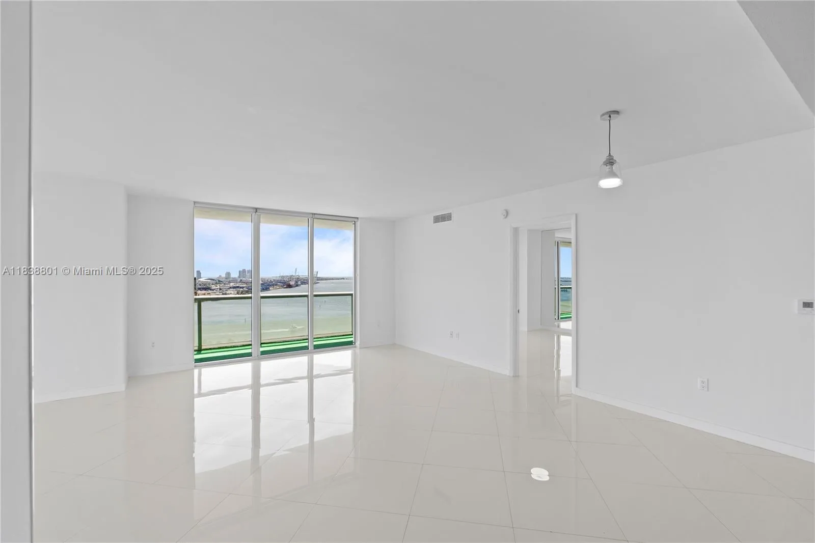 50 Biscayne Blvd # 1902, Miami, FL 33132 photo 8