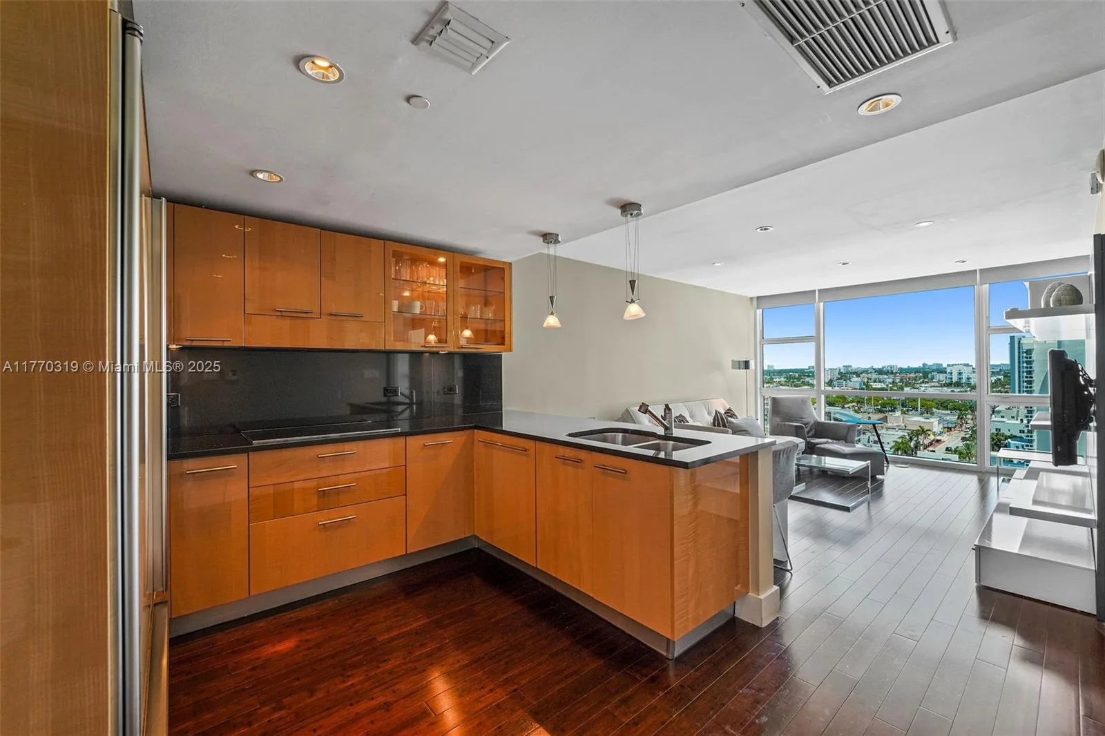 6801 Collins Ave # 1214(door1203), Miami Beach, FL 33141 photo 4