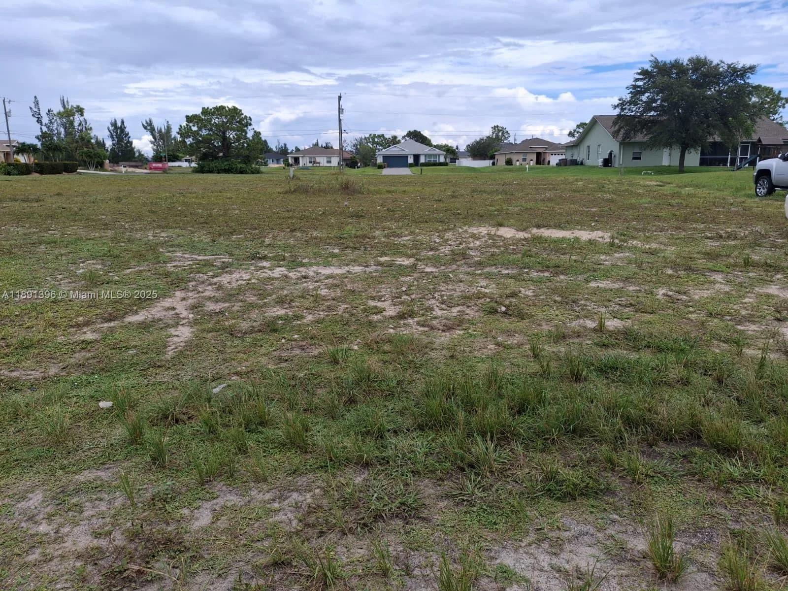 2127 NE 34th TER, Cape Coral, FL 33909 photo 5