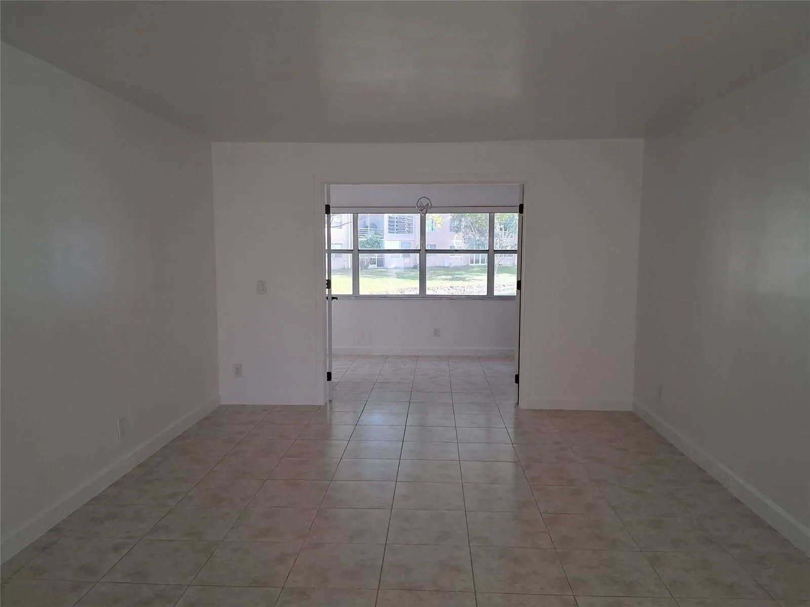 9800 Sunrise Lakes Boulevard # 109, Sunrise, FL 33322 photo 2