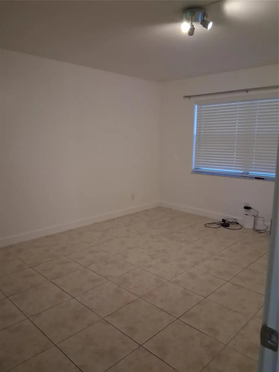 9800 Sunrise Lakes Boulevard # 109, Sunrise, FL 33322 photo 4