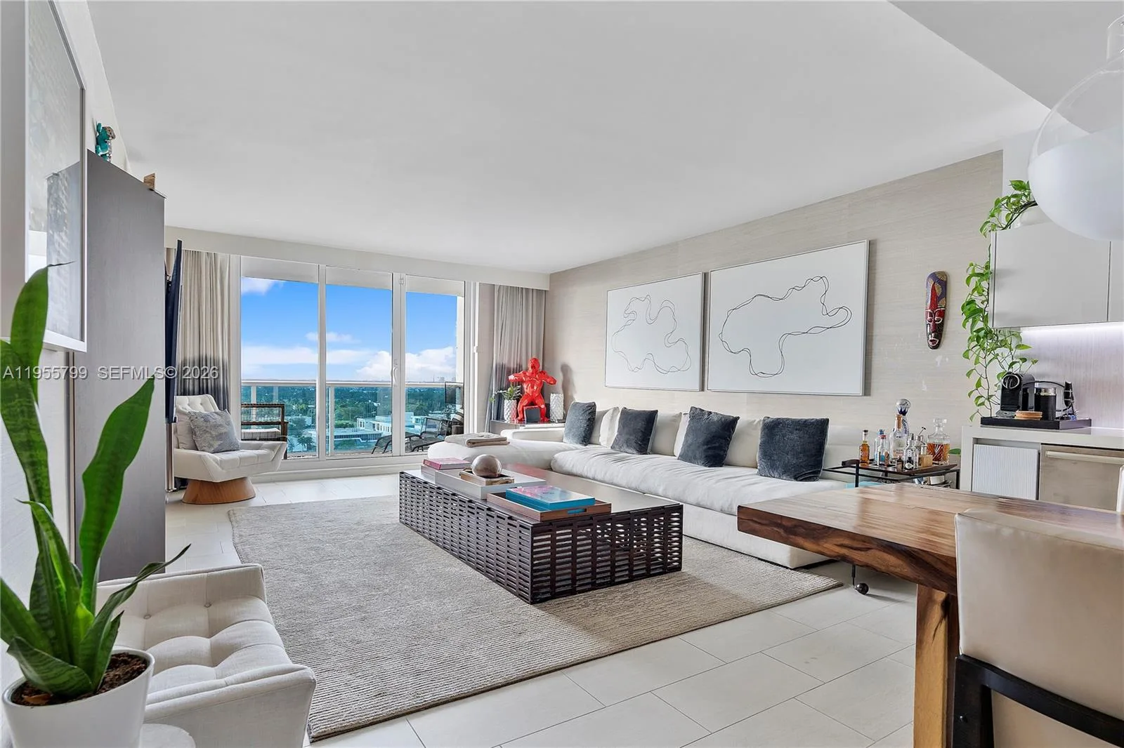 102 24th St # 1427, Miami Beach, FL 33139 photo 2