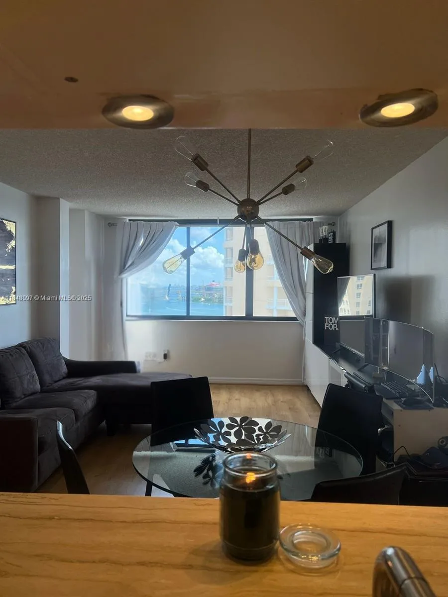 540 Brickell Key Dr # 1524, Miami, FL 33131 photo 4