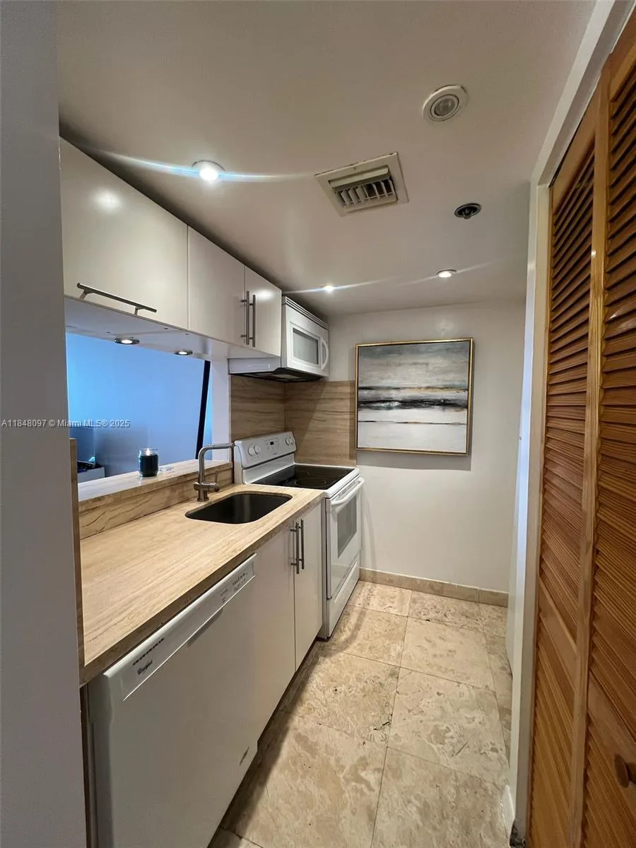 540 Brickell Key Dr # 1524, Miami, FL 33131 photo 6