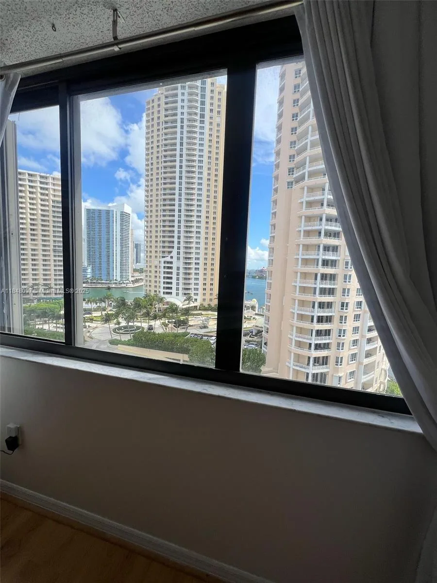 540 Brickell Key Dr # 1524, Miami, FL 33131 photo 9