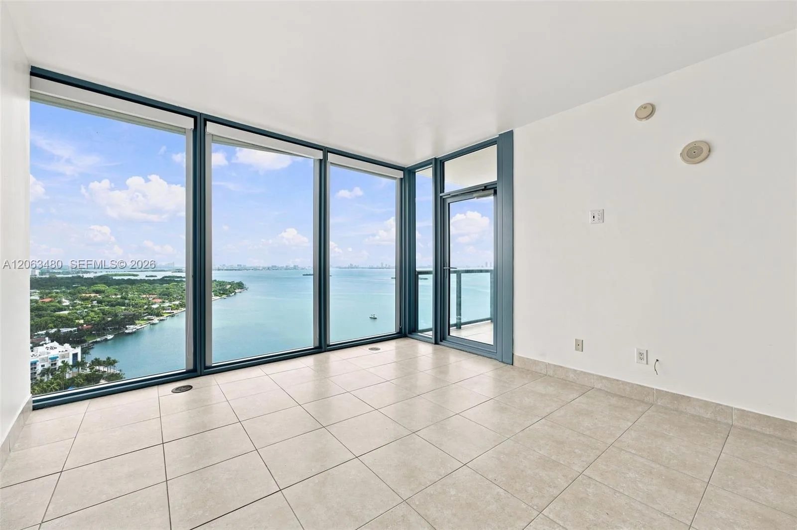 601 NE 36th St # 2308, Miami, FL 33137 photo 2