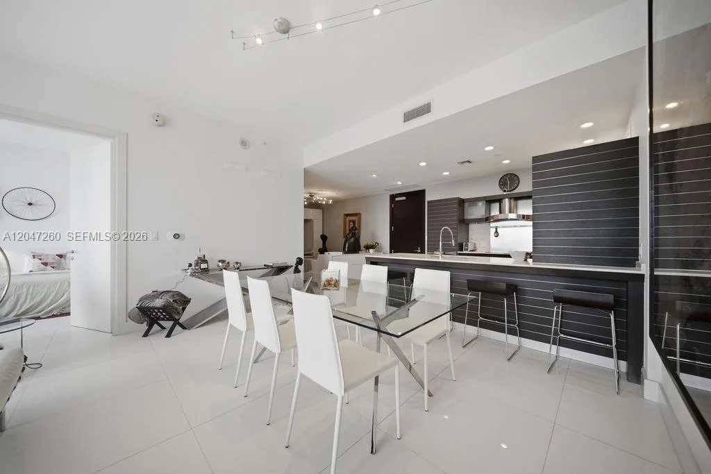 200 Biscayne Boulevard Way # 5110, Miami, FL 33131 photo 12
