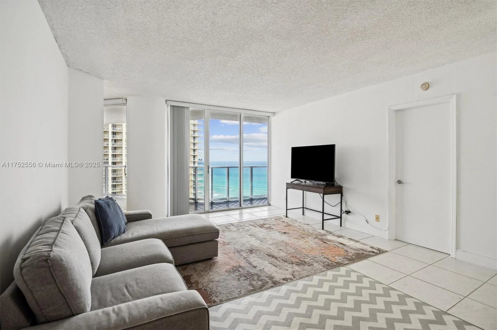 16485 Collins Ave # 2035, Sunny Isles Beach, FL 33160 photo 3