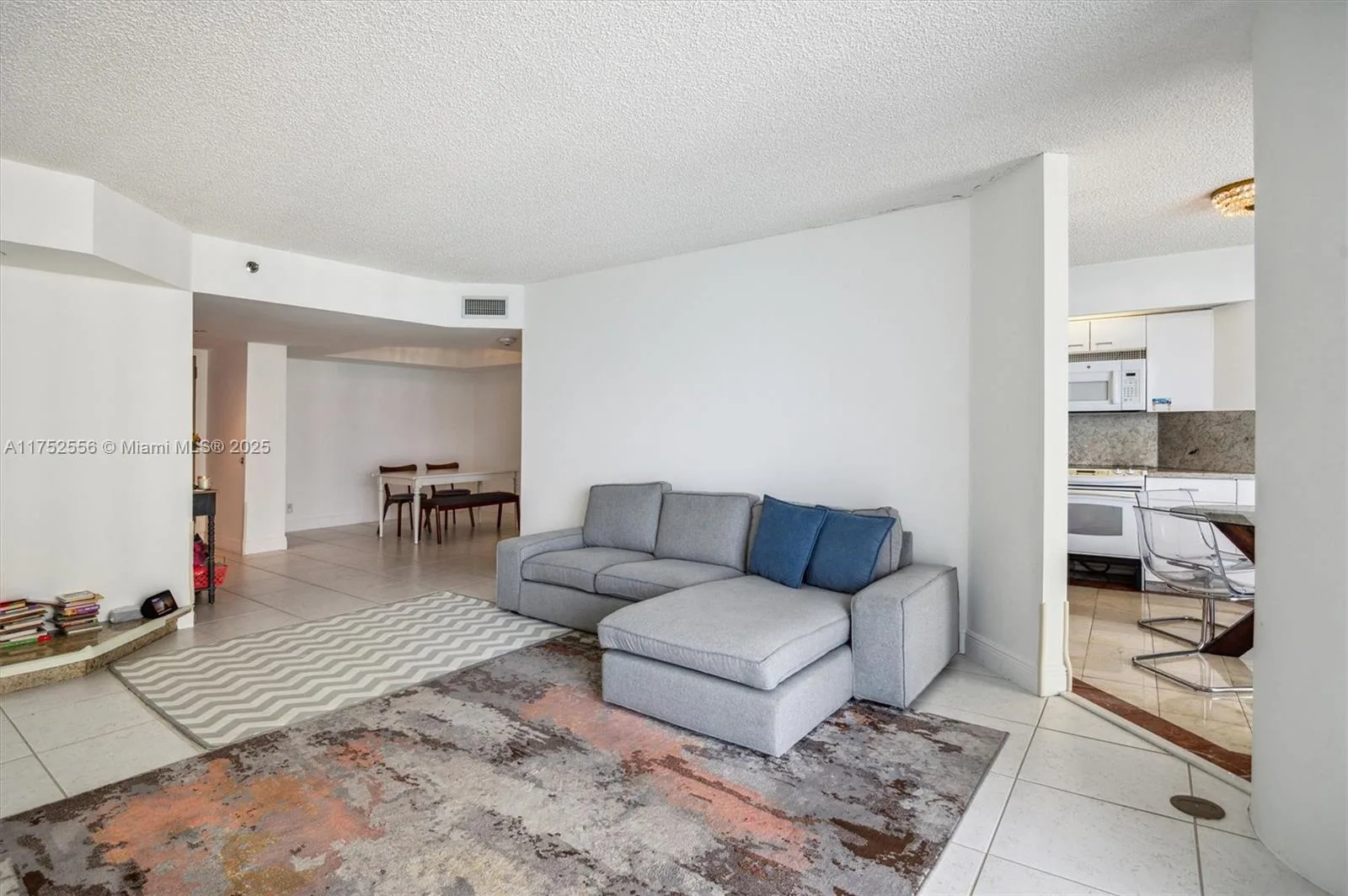 16485 Collins Ave # 2035, Sunny Isles Beach, FL 33160 photo 4