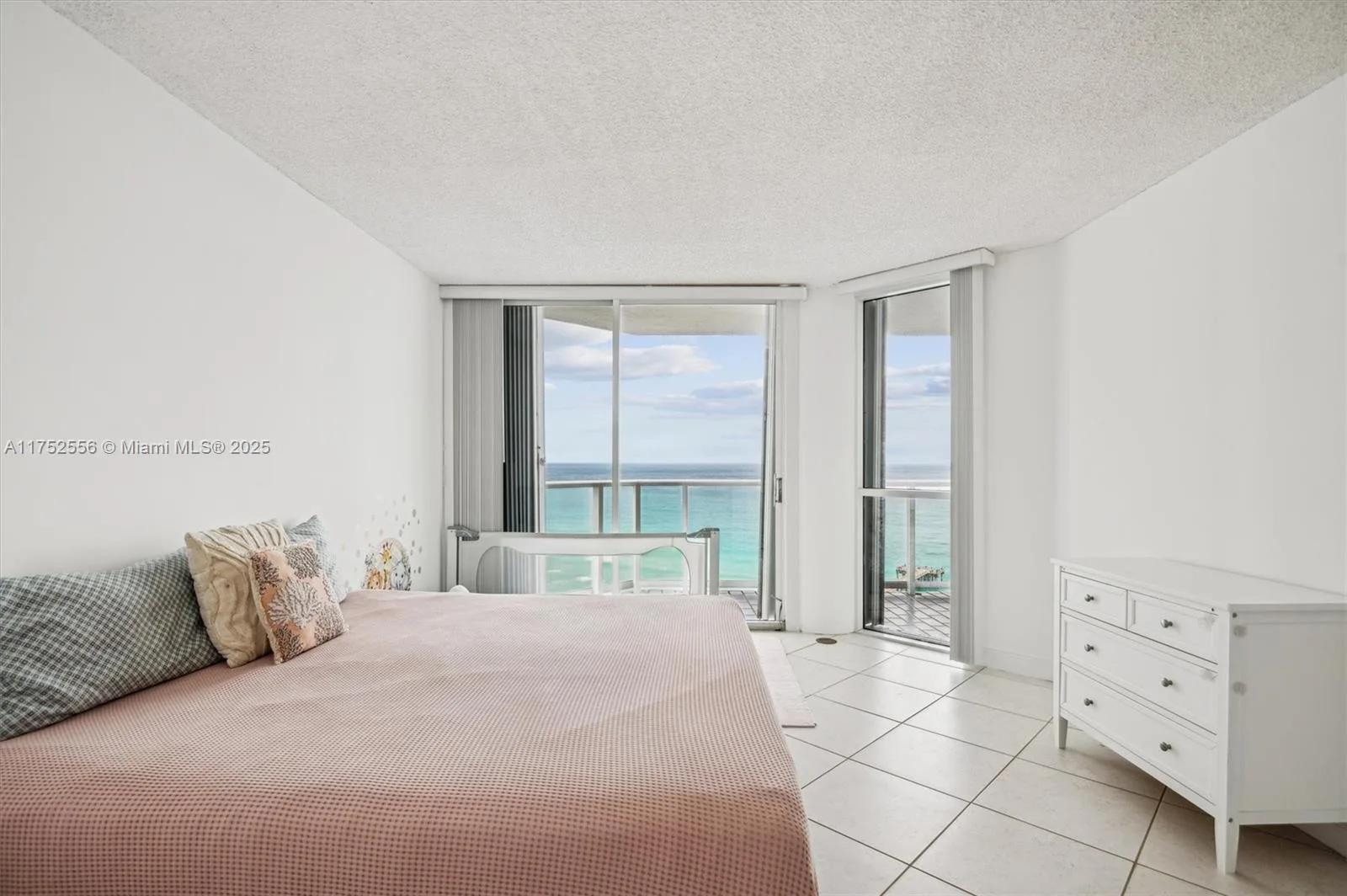 16485 Collins Ave # 2035, Sunny Isles Beach, FL 33160 photo 8
