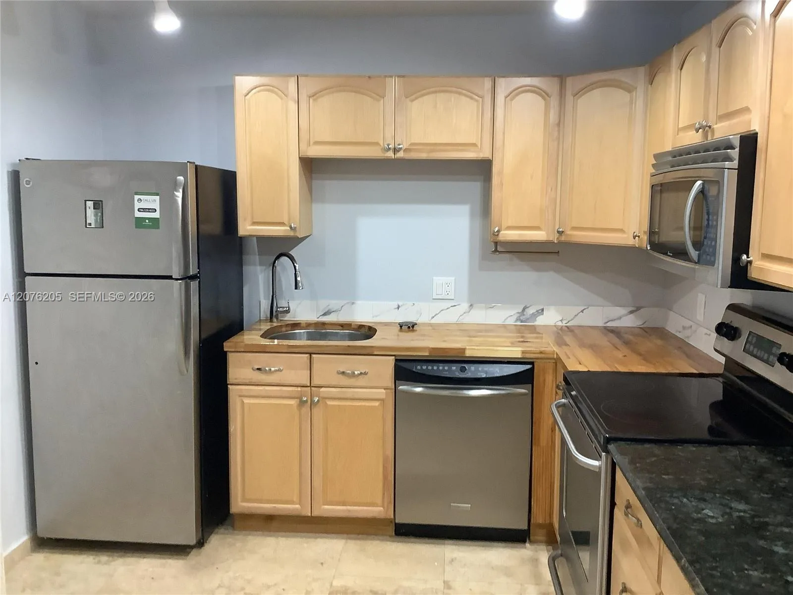 2801 NE 183rd St # 111W, Aventura, FL 33160