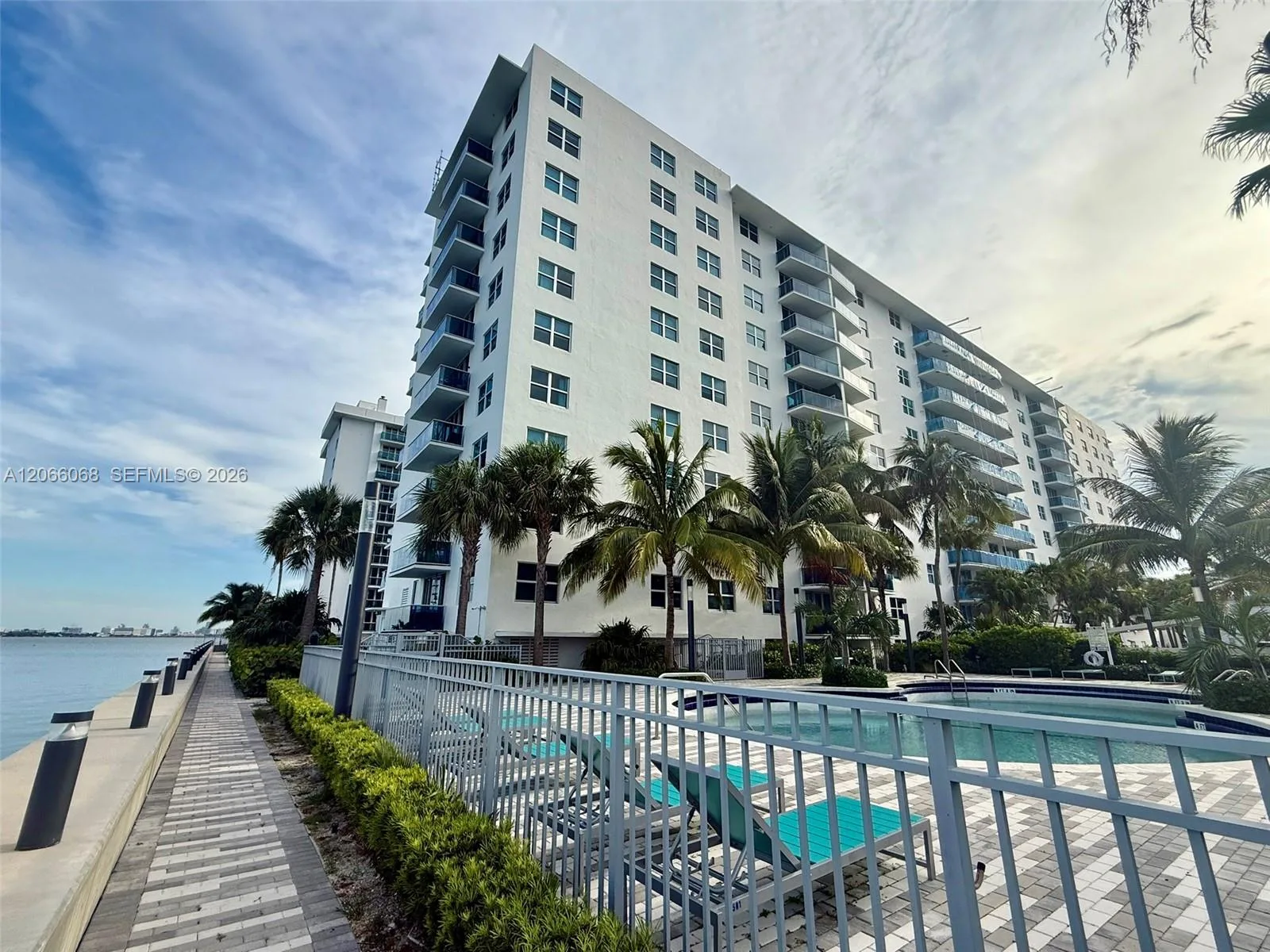 7501 E Treasure Dr # 3H, North Bay Village, FL 33141 photo 2