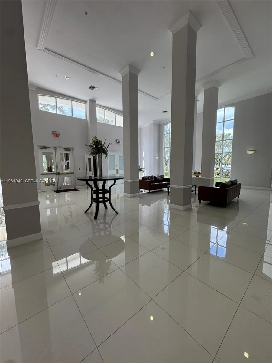 9725 NW 52nd St # 114, Doral, FL 33178
