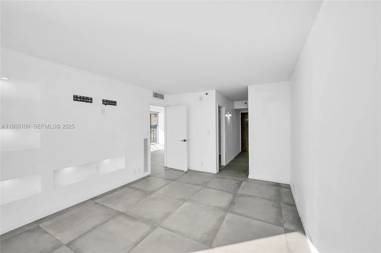 7601 E Treasure Dr # 920, North Bay Village, FL 33141 photo 12