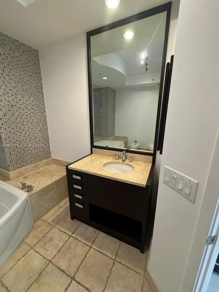 18201 Collins Ave # 5402, Sunny Isles Beach, FL 33160 photo 8