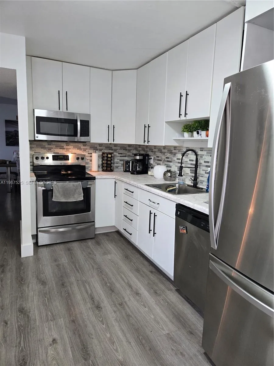 900 NE 195th St # 709, Miami, FL 33179 photo 8