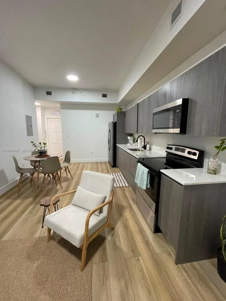 1534 NW 1st St # 204, Miami, FL 33125 photo 6