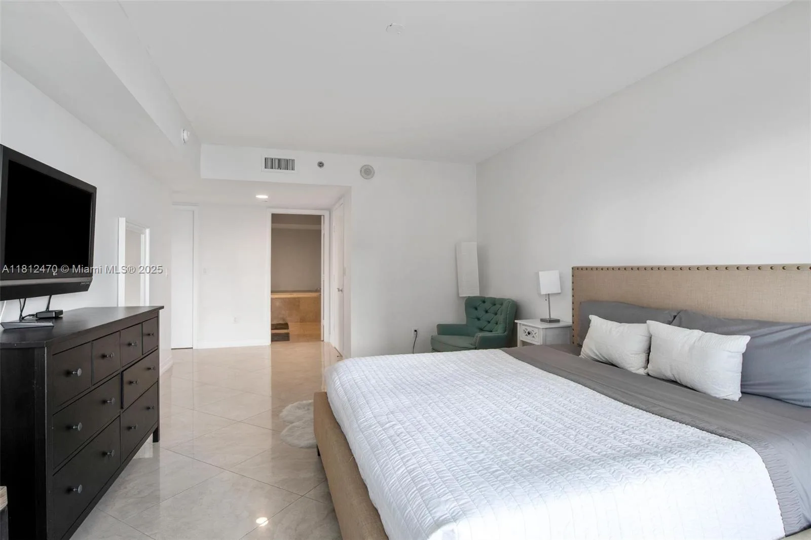 1830 S Ocean Dr # 1406, Hallandale Beach, FL 33009 photo 11