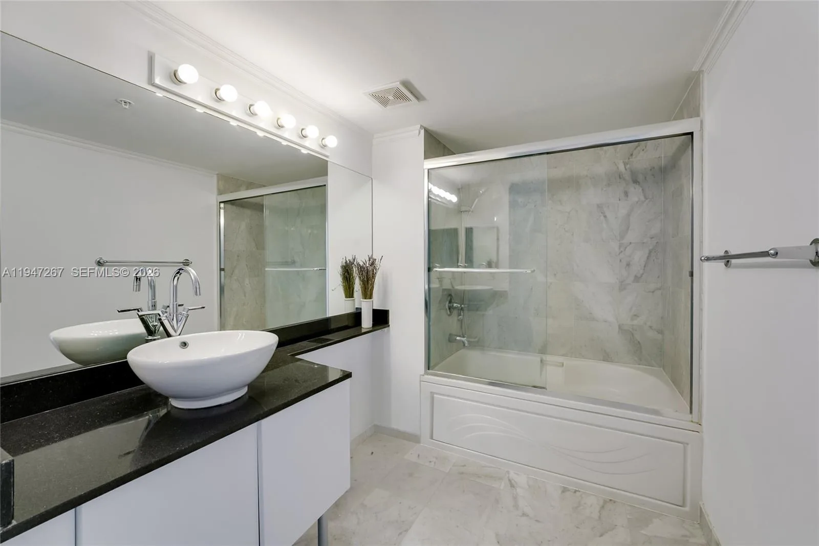 31 SE 5th St # 3306, Miami, FL 33131 photo 12