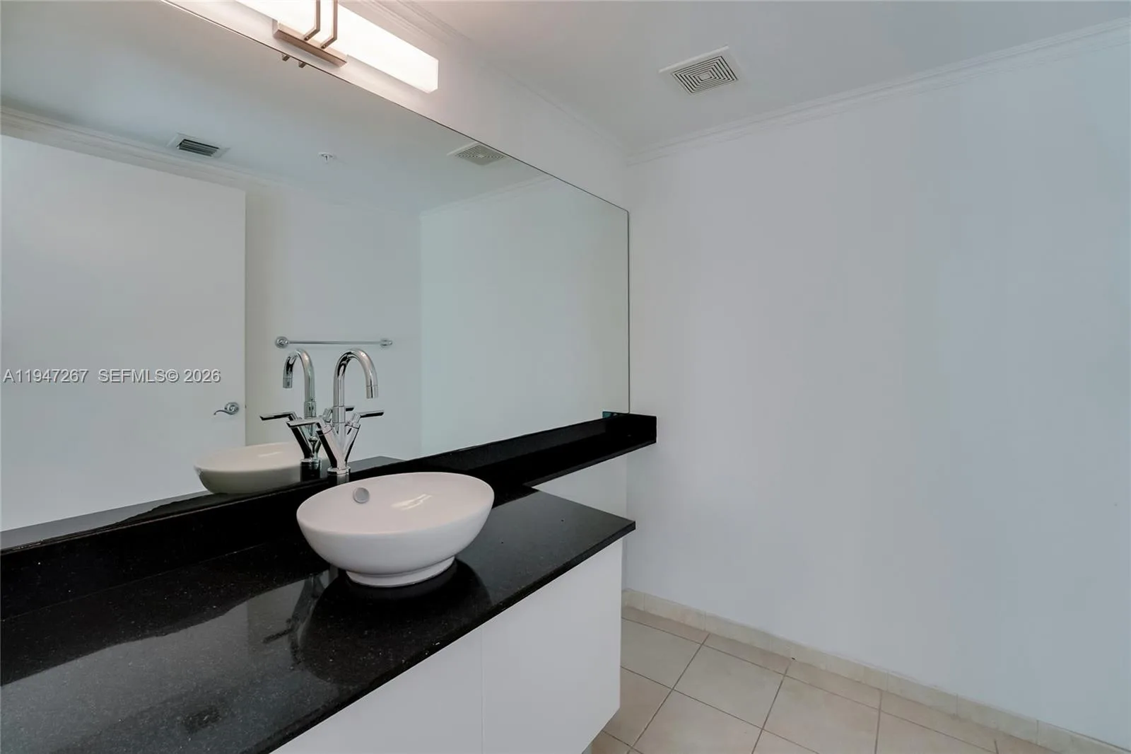 31 SE 5th St # 3306, Miami, FL 33131 photo 13
