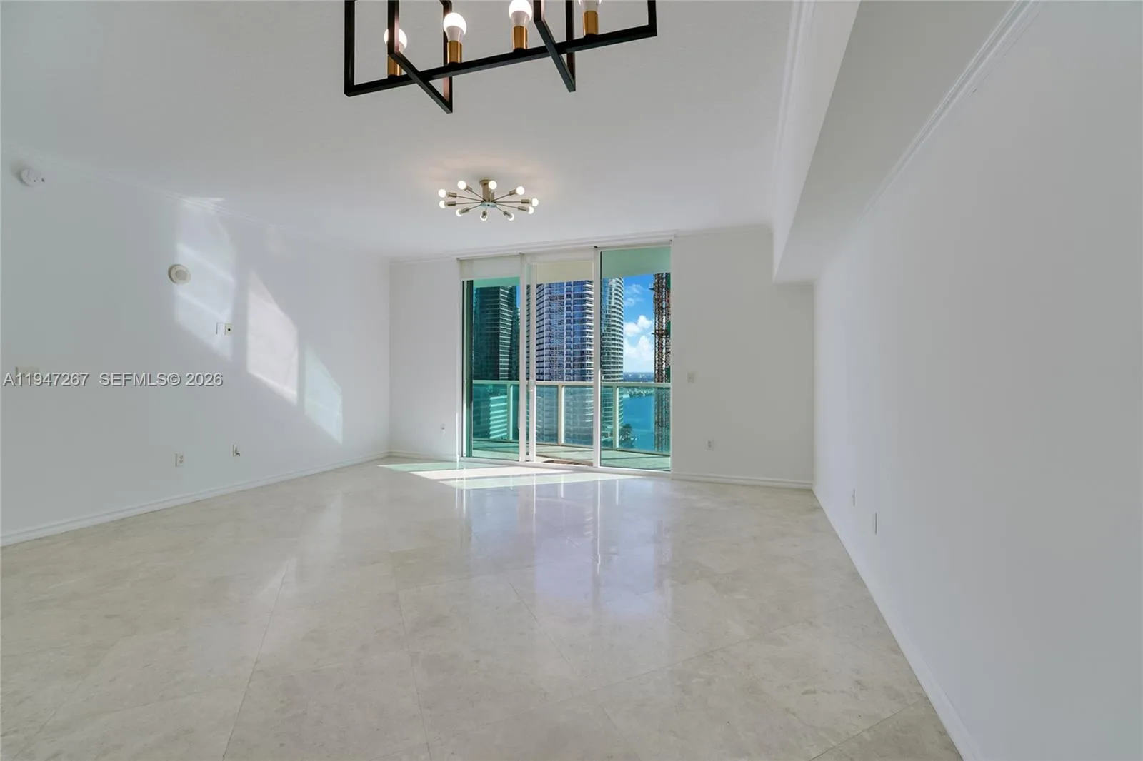 31 SE 5th St # 3306, Miami, FL 33131 photo 3