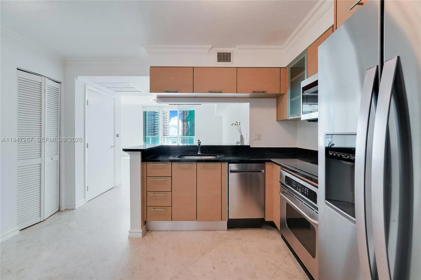 31 SE 5th St # 3306, Miami, FL 33131 photo 6