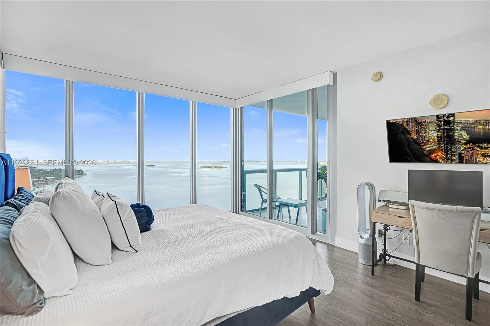 601 NE 36th St # 1910, Miami, FL 33137 photo 3