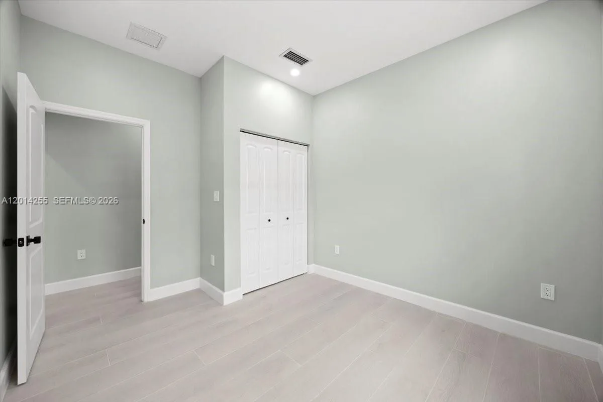 930 34th St, West Palm Beach, FL 33407