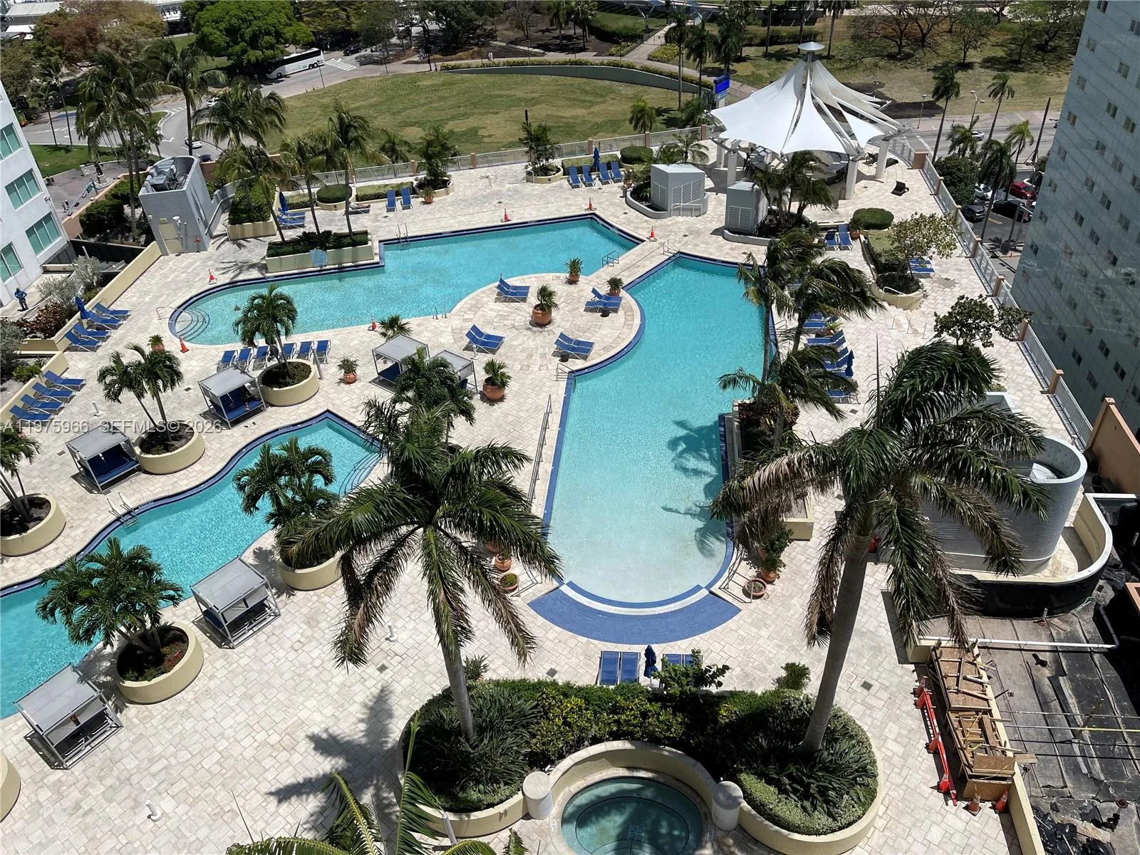 253 NE 2nd St # 1707, Miami, FL 33132 photo 2