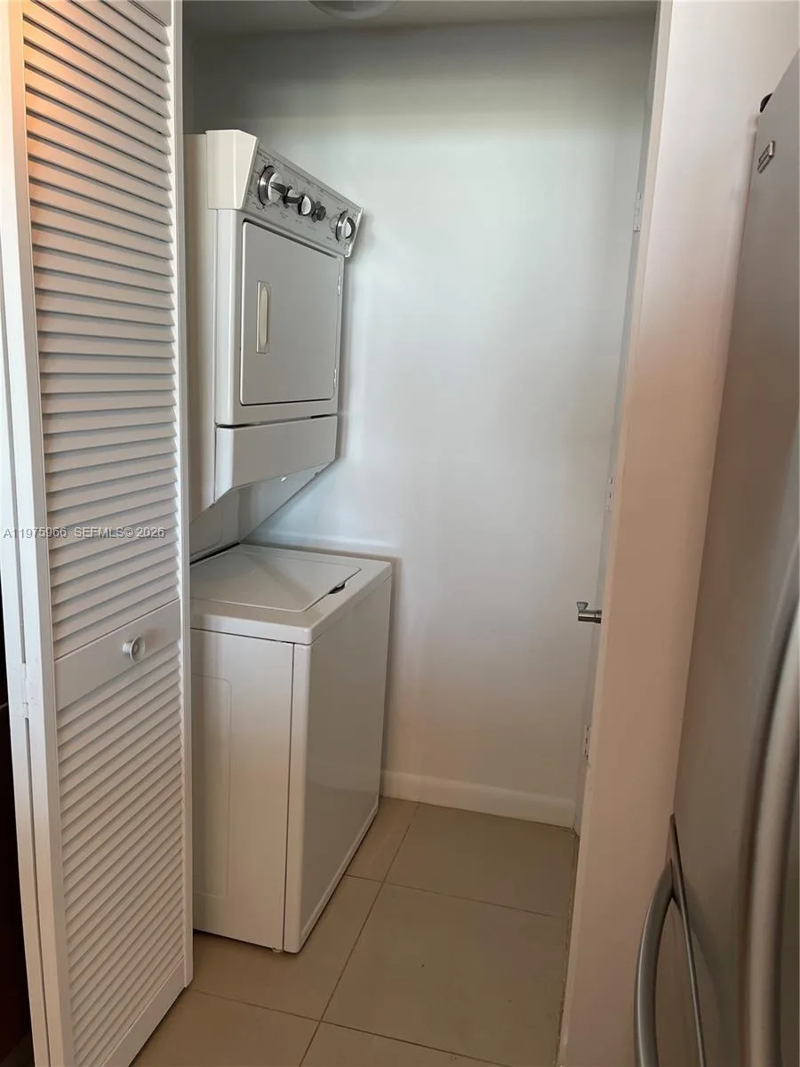 253 NE 2nd St # 1707, Miami, FL 33132 photo 8