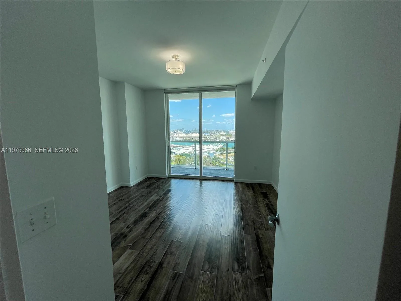 253 NE 2nd St # 1707, Miami, FL 33132 photo 9