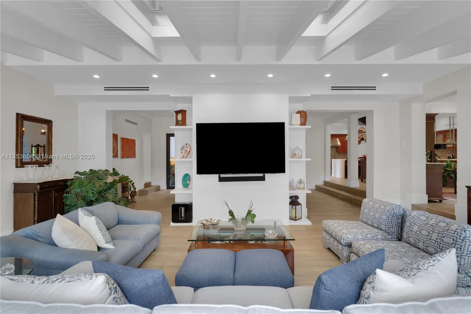 4475 N Meridian Ave, Miami Beach, FL 33140 photo 7