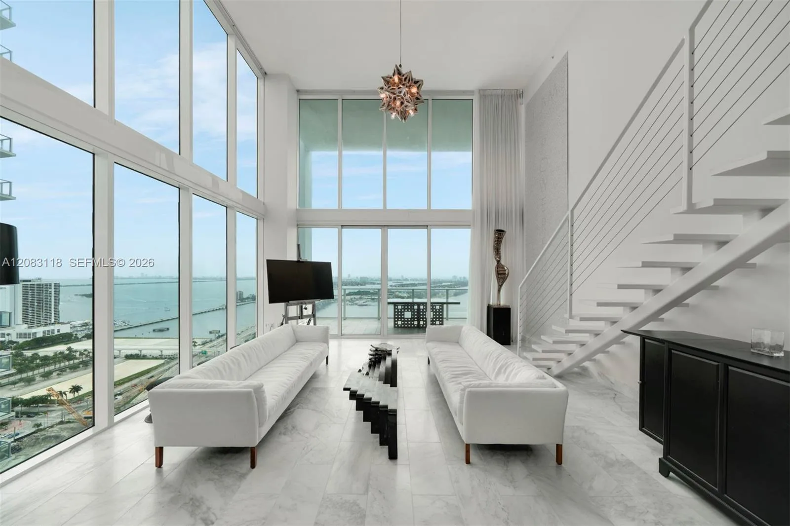 1040 Biscayne Blvd # 3304, Miami, FL 33132