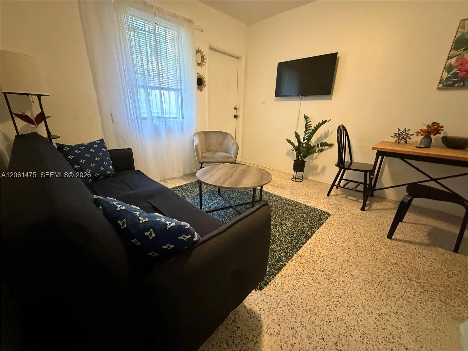 461 SW 6th St # 5, Miami, FL 33130 photo 2