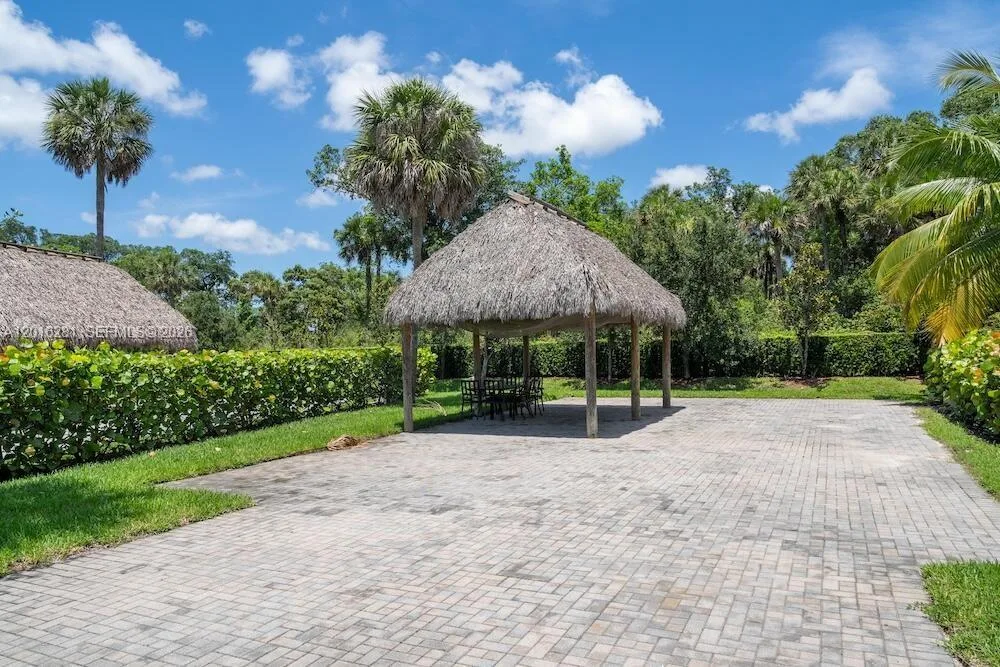 147 S Cortez Dr, Margate, FL 33068 photo 4