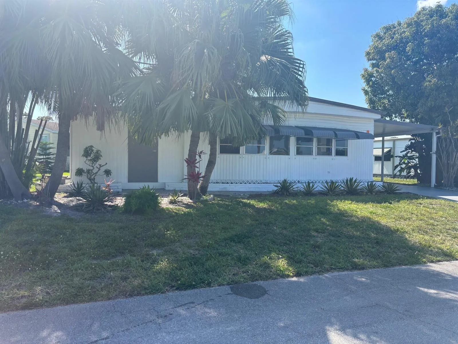 6445 Cypress Lane, Atlantis, FL 33462