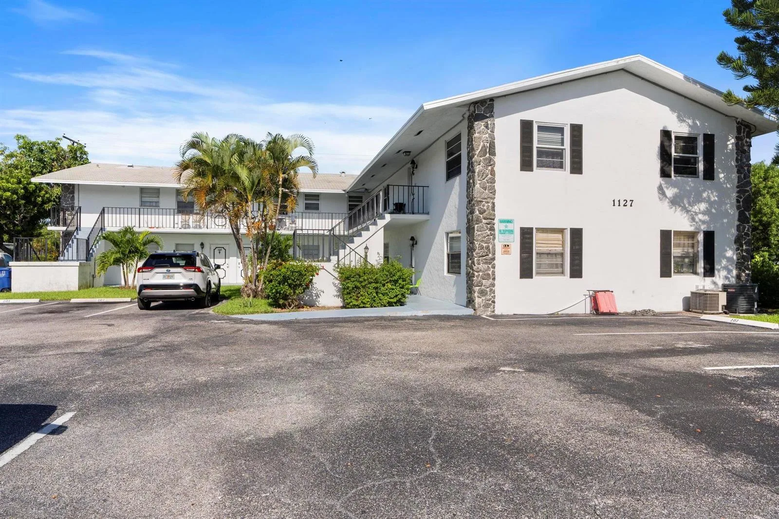 1127 S FEDERAL Highway # 103, FL 33460