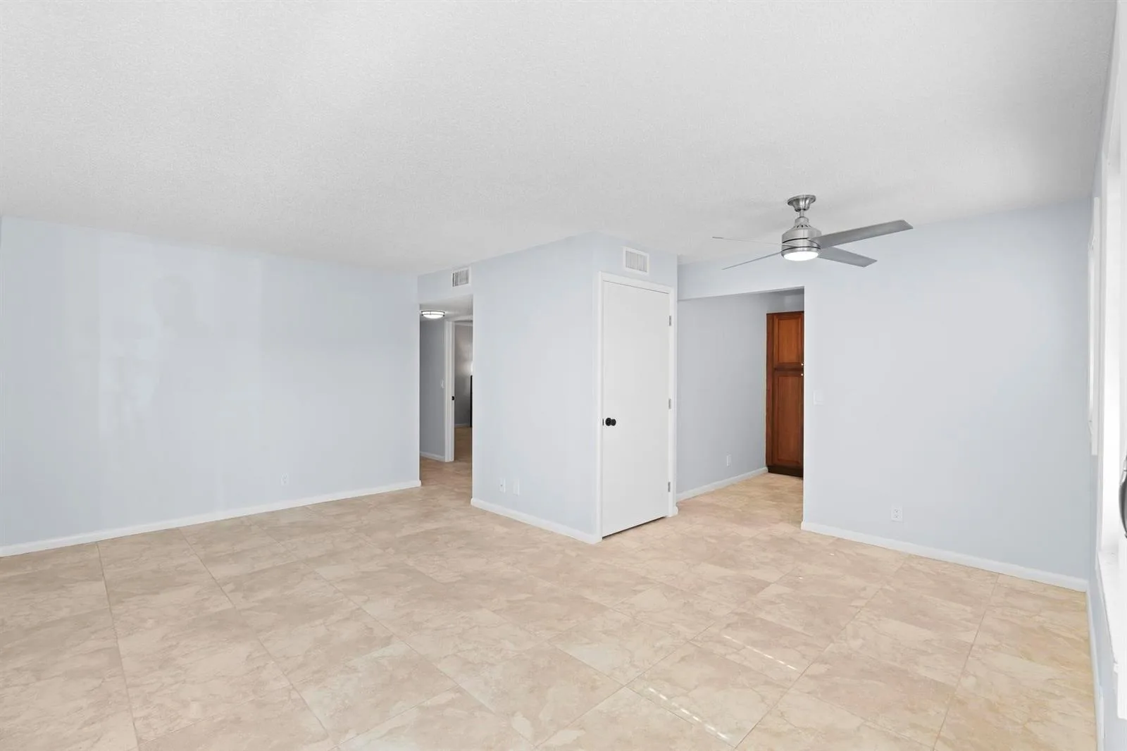 1127 S FEDERAL Highway # 103, FL 33460 — zdjęcie 4